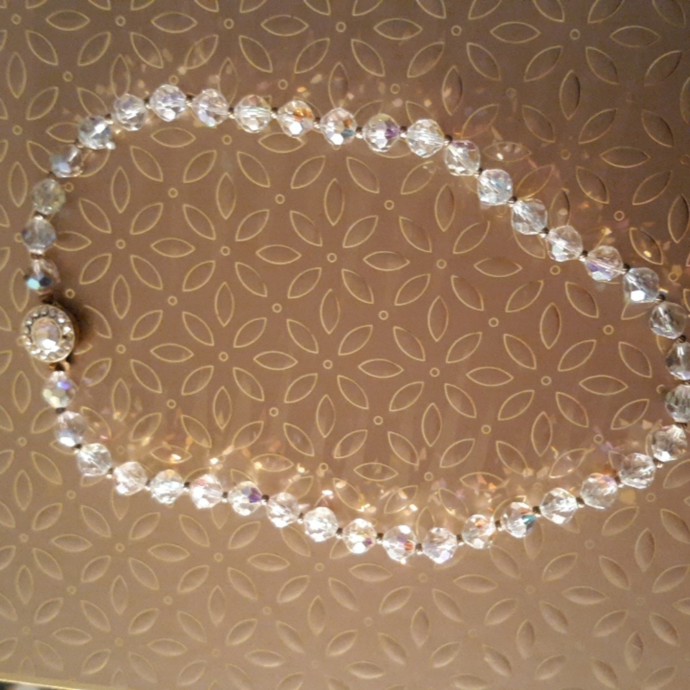 Vintage & Stunning Crystal Aurora Borealis Necklace